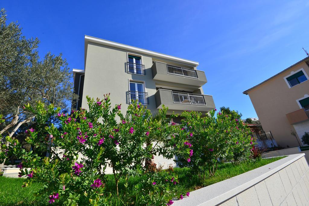 Apartments Villa Coratina Trogir Exterior photo