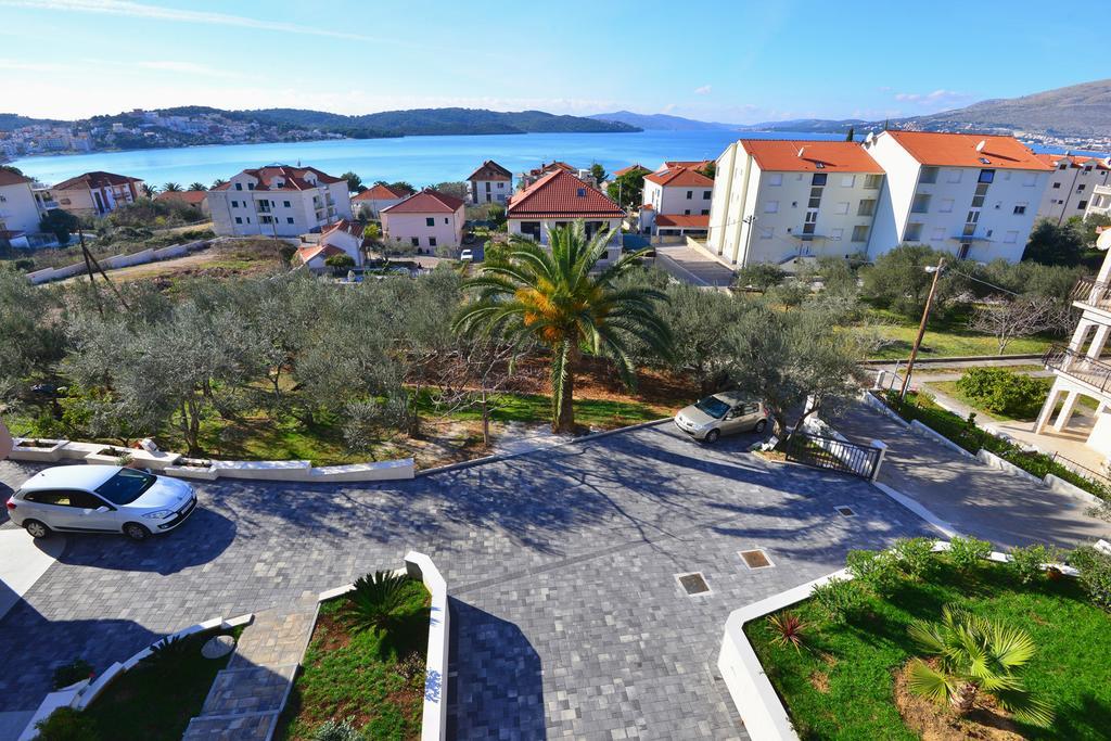 Apartments Villa Coratina Trogir Exterior photo